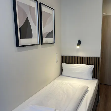 Blue - Minimalist Boutique Pensión Berlín