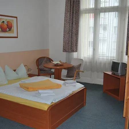 Blue - Minimalist Boutique Gasthuis Berlijn