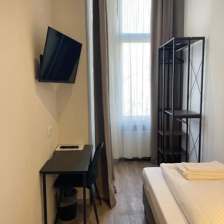 Blue - Minimalist Boutique Guest house Berlin