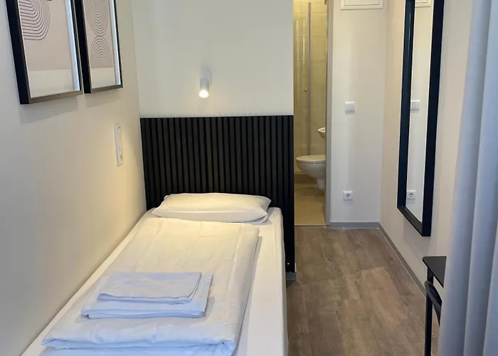 Pensión Blue - Minimalist Boutique 2*