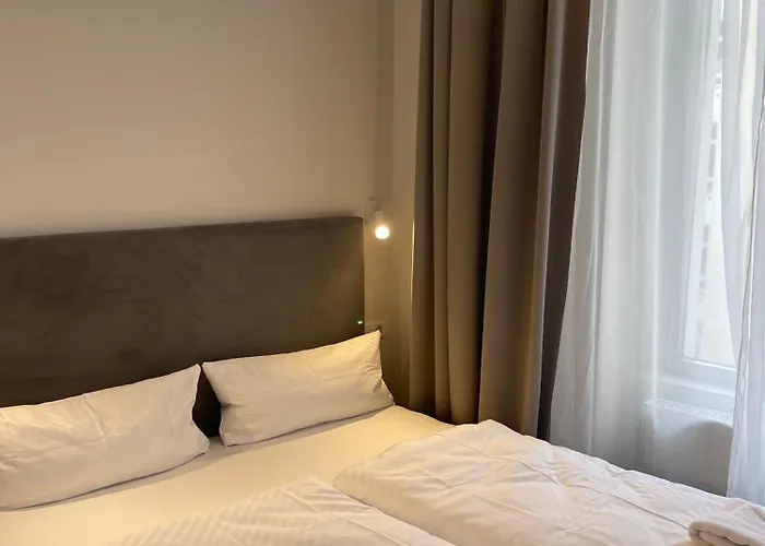 Pensión Blue - Minimalist Boutique 2*