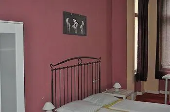 Blue - Minimalist Boutique בית הארחה ברלין